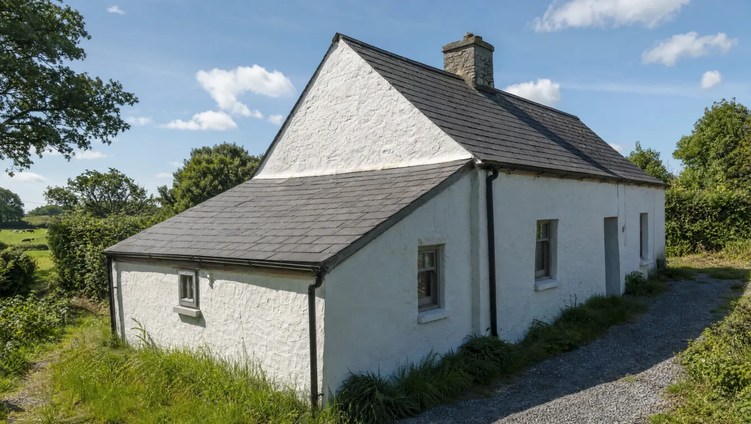 Lean-to single-storey extension on an Irish cottage
